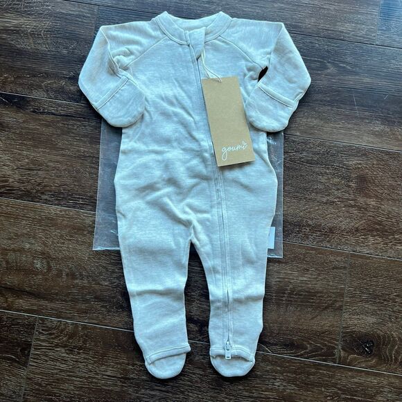 NWT Goumi Kids Storm Gray Baby Footie SZ NB Newborn Bamboo Zippy Sleeper - Picture 3 of 3